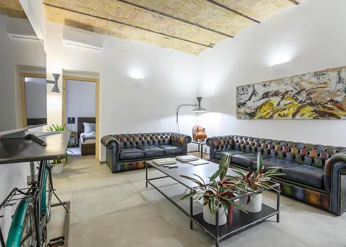 Industrial-style Next To Vatican Metro Apartment