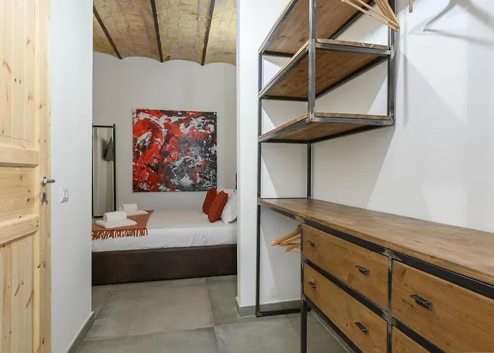 Industrial-style Next To Vatican Metro Apartment