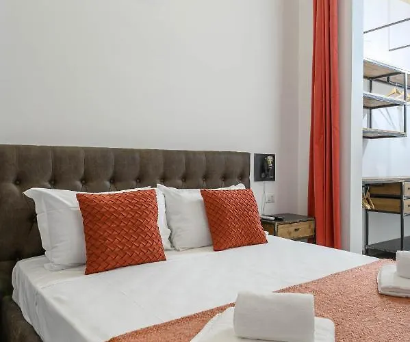 Industrial-style Next To Vatican Metro Apartment